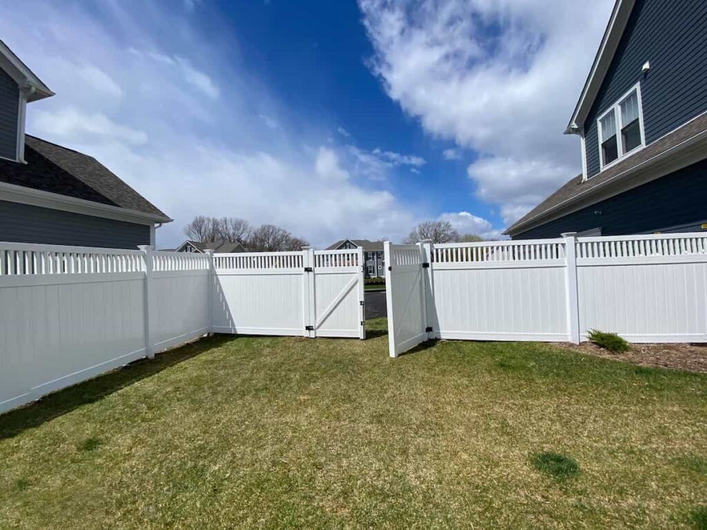 vinyl fencing